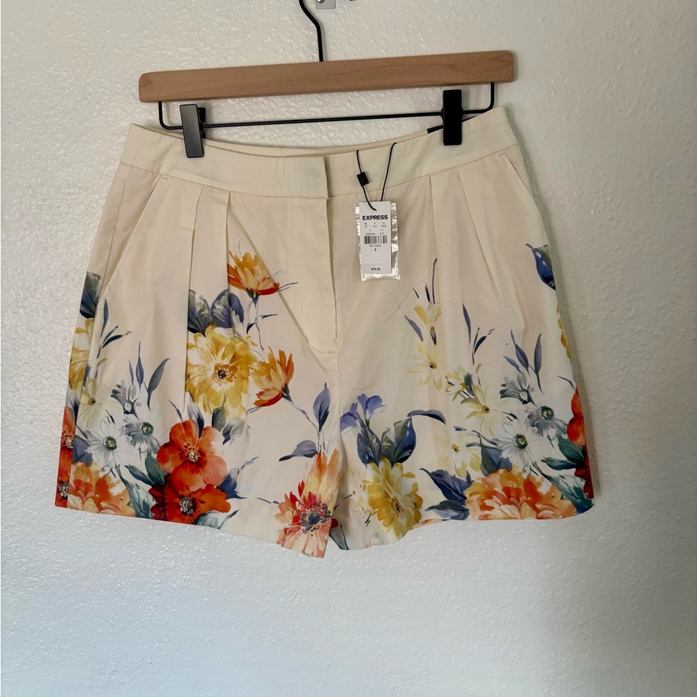NWT Express Cream Bright Floral High Waist Women's Shorts